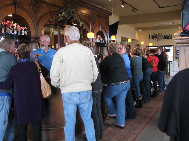 Rich mesmerizes the crowd with his tales of wines past, present and future.